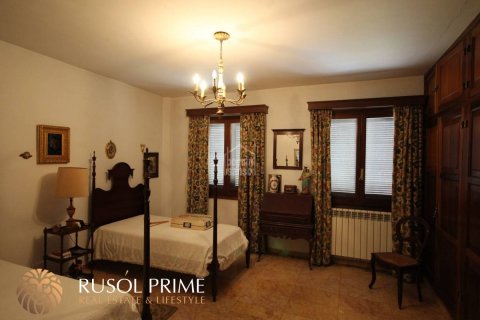 Casa adosada en venta en Ciutadella De Menorca, Menorca, España 3 dormitorios, 425 m2 No. 11079 - foto 7