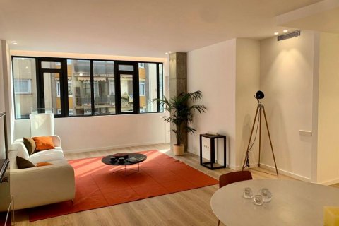 Apartamento en venta en Barcelona, España 3 habitaciones, 116 m2 No. 15866 - foto 1