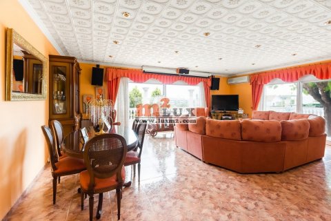 Villa en venta en Lloret de Mar, Gerona, España 3 dormitorios, 346 m2 No. 16700 - foto 15