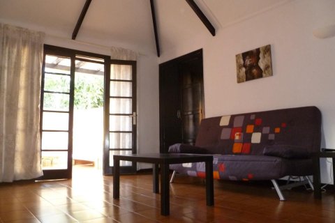 Bungalow en venta en Adeje, Tenerife, España 1 dormitorio, 53 m2 No. 18399 - foto 1