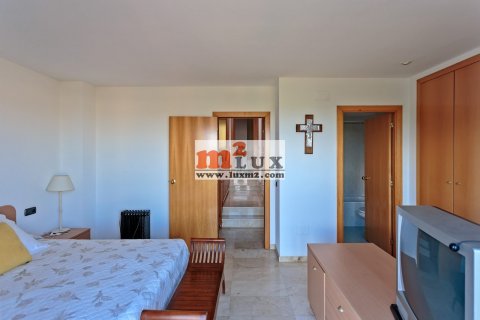 Casa adosada en venta en Sant Feliu de Guíxols, Gerona, España 3 dormitorios, 155 m2 No. 16784 - foto 21