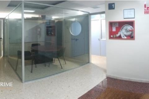 Propiedad comercial en venta en Barcelona, España 1256 m2 No. 11961 - foto 3