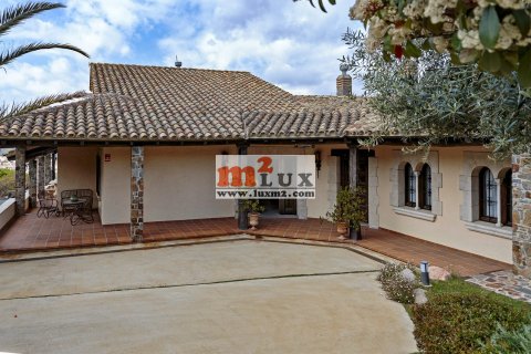 Villa en venta en Sant Feliu de Guíxols, Gerona, España 5 dormitorios, 689 m2 No. 16750 - foto 3