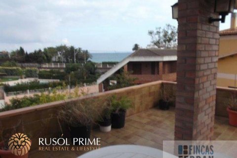 Сasa en venta Coma-Ruga, Tarragona, España 4 dormitorios, 320 m2 No. 11983 - foto 1