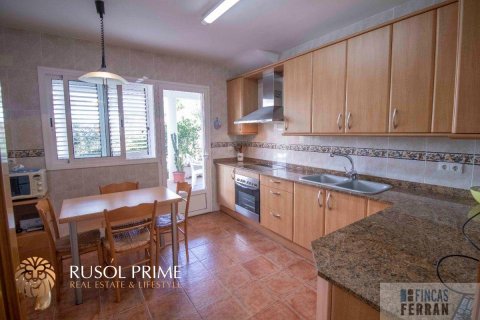 Сasa en venta en Coma-Ruga, Tarragona, España 7 dormitorios, 400 m2 No. 11594 - foto 4