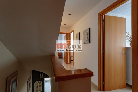 Casa adosada en venta en Lloret de Mar, Gerona, España 4 dormitorios, 230 m2 No. 16704 - foto 23
