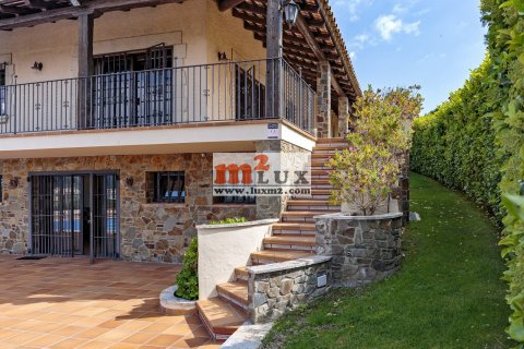 Villa en venta en Sant Feliu de Guíxols, Gerona, España 5 dormitorios, 689 m2 No. 16750 - foto 4