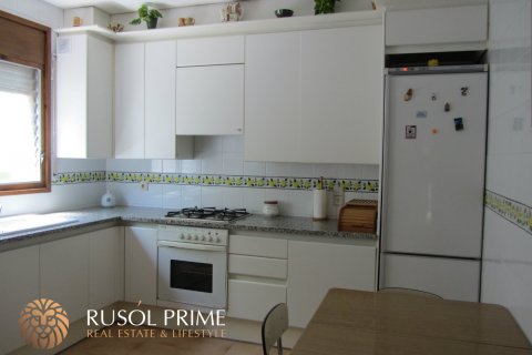 Сasa en venta en Coma-Ruga, Tarragona, España 5 dormitorios, 190 m2 No. 11658 - foto 4