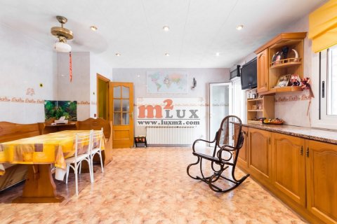 Villa en venta en Lloret de Mar, Gerona, España 3 dormitorios, 346 m2 No. 16700 - foto 21