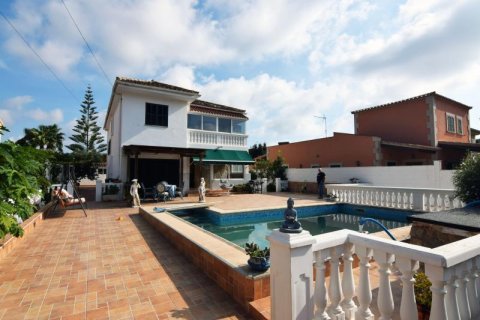 Villa en venta en El Toro, Mallorca, España 4 dormitorios, 180 m2 No. 18442 - foto 2