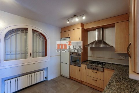 Villa en venta en Sant Feliu de Guíxols, Gerona, España 5 dormitorios, 250 m2 No. 16714 - foto 10