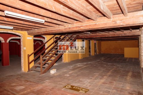 Propiedad comercial en venta en Sant Feliu de Guíxols, Gerona, España 1500 m2 No. 16851 - foto 3
