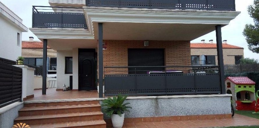 Сasa Roda De Bara, Tarragona, España 4 dormitorios, 187 m2 No. 11992