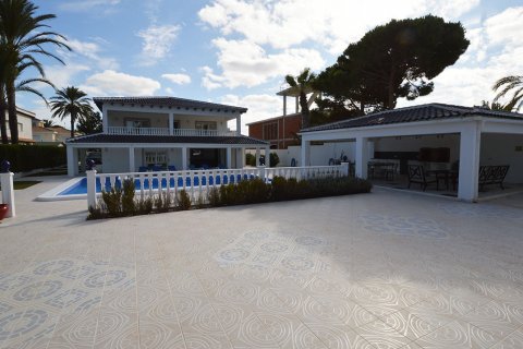 Villa en venta en Cabo Roig, Alicante, España 9 dormitorios, 470 m2 No. 19351 - foto 9