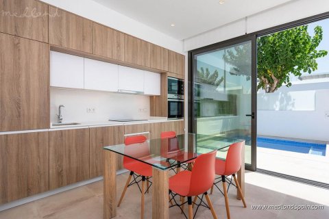 Villa en venta en Pilar de la Horadada, Alicante, España 2 dormitorios, 74 m2 No. 9089 - foto 4