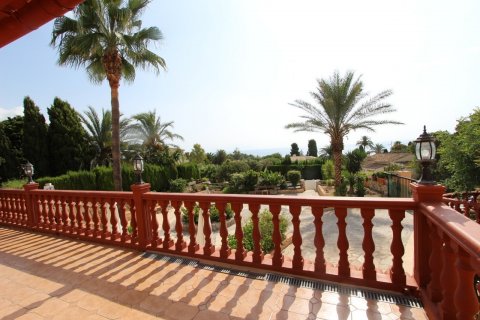 Villa en venta en Calpe, Alicante, España 7 dormitorios, 300 m2 No. 25141 - foto 5