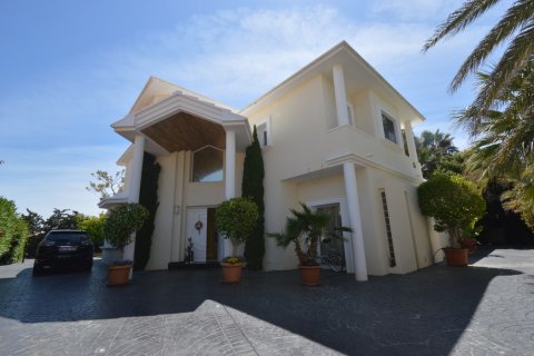 Villa en venta Cabo Roig, Alicante, España 4 dormitorios, 380 m2 No. 19178 - foto 3