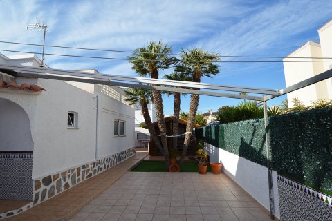 Villa en venta en Cabo Roig, Alicante, España 3 dormitorios, 239 m2 No. 19355 - foto 5