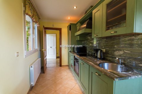 Villa en venta en Lloret de Mar, Gerona, España 4 dormitorios, 309 m2 No. 21183 - foto 4