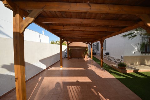 Villa en venta en Cabo Roig, Alicante, España 3 dormitorios, 239 m2 No. 19355 - foto 7