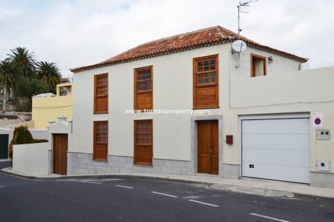 Villa en venta en Granadilla de Abona, Tenerife, España 2 dormitorios, 260 m2 No. 24366 - foto 2