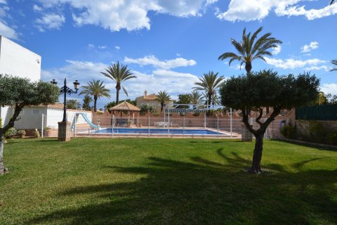 Villa en venta en Cabo Roig, Alicante, España 6 dormitorios, 450 m2 No. 19243 - foto 5
