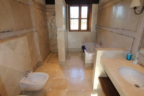 Villa en venta en Alcalalí, Alicante, España 5 dormitorios,  No. 24894 - foto 10