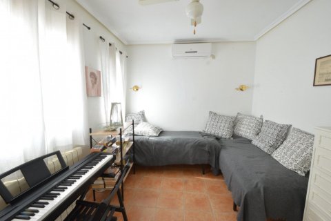 Villa en venta Villamartin, Alicante, España 5 dormitorios, 186 m2 No. 19229 - foto 10