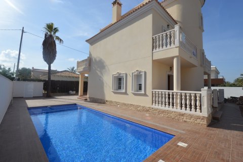 Villa en venta en Cabo Roig, Alicante, España 4 dormitorios, 200 m2 No. 19201 - foto 2
