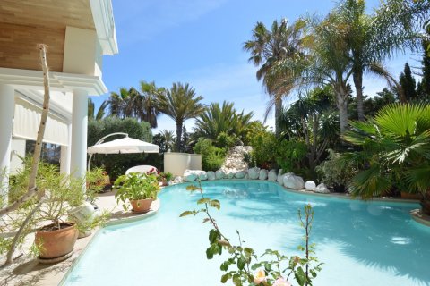 Villa en venta Cabo Roig, Alicante, España 4 dormitorios, 380 m2 No. 19178 - foto 2