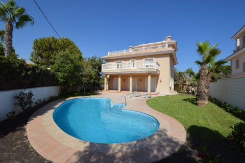 Villa en venta en Cabo Roig, Alicante, España 6 dormitorios, 500 m2 No. 19189 - foto 1