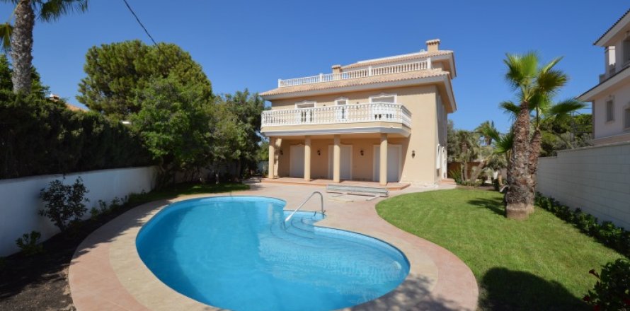 Villa en Cabo Roig, Alicante, España 6 dormitorios, 500 m2 No. 19189