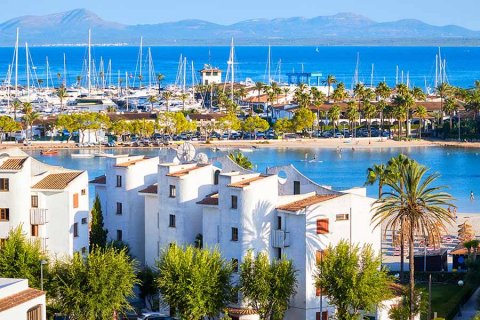 El lugar más caro y popular para comprar y alquilar una casa en España