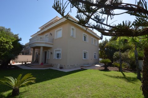 Villa en venta en Cabo Roig, Alicante, España 6 dormitorios, 500 m2 No. 19189 - foto 3