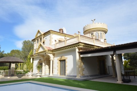 Villa en venta en Campoamor, Alicante, España 7 dormitorios, 575 m2 No. 19177 - foto 4