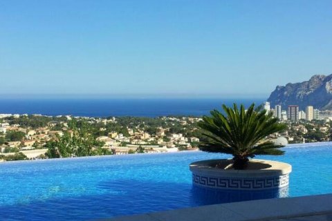 Villa en venta en Calpe, Alicante, España 4 dormitorios, 380 m2 No. 24997 - foto 5