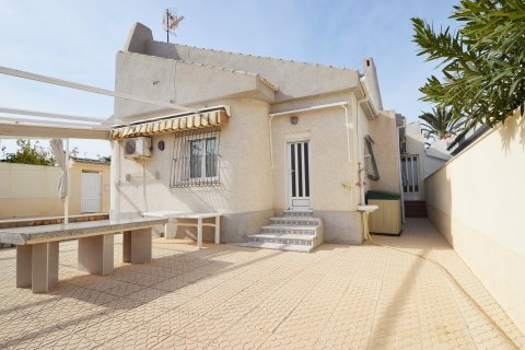 Villa en venta en Mil Palmeras, Alicante, España 2 dormitorios, 90 m2 No. 19292 - foto 2