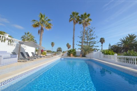 Villa en venta en Playa Flamenca II, Alicante, España 3 dormitorios, 180 m2 No. 19298 - foto 3