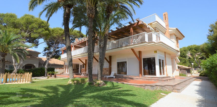 Villa en Punta Prima, Alicante, España 12 dormitorios, 522 m2 No. 19211