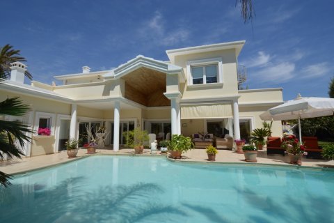 Villa en venta Cabo Roig, Alicante, España 4 dormitorios, 380 m2 No. 19178 - foto 1