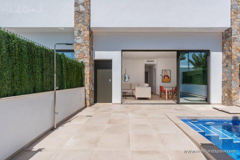 Villa en venta en Pilar de la Horadada, Alicante, España 2 dormitorios, 74 m2 No. 9089 - foto 1
