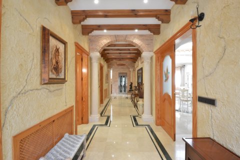 Villa en venta en Campoamor, Alicante, España 7 dormitorios, 575 m2 No. 19177 - foto 8