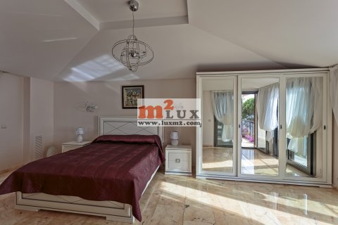 Villa en venta en Sant Feliu de Guíxols, Gerona, España 5 dormitorios, 411 m2 No. 30215 - foto 9