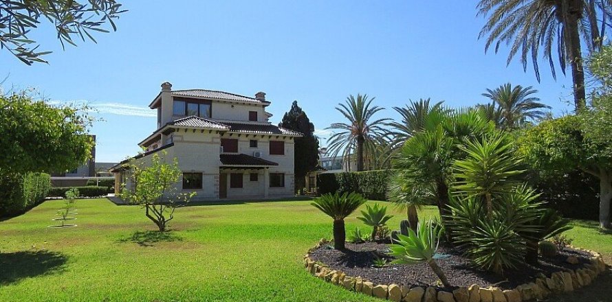 Villa en Cabo Roig, Alicante, España 7 dormitorios, 600 m2 No. 29039