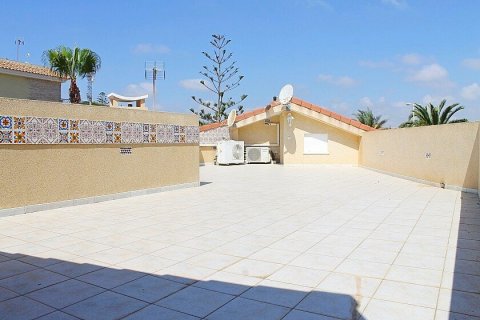 Villa en venta en Cabo Roig, Alicante, España 3 dormitorios, 347 m2 No. 28927 - foto 25