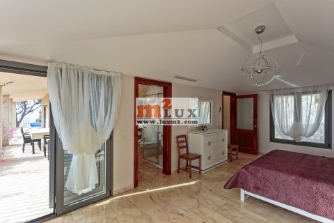 Villa en venta en Sant Feliu de Guíxols, Gerona, España 5 dormitorios, 411 m2 No. 30215 - foto 7