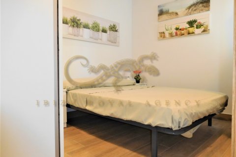 Apartamento en alquiler en San Antonio De Portmany, Ibiza, España 2 dormitorios, 65 m2 No. 30827 - foto 24