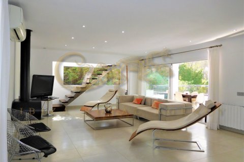 Villa en venta en Ibiza ciudad, Ibiza, España 5 dormitorios, 275 m2 No. 30831 - foto 2