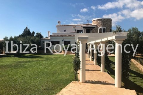 Villa en alquiler en Sant Josep de sa Talaia, Ibiza, España 3 dormitorios, 300 m2 No. 30877 - foto 1
