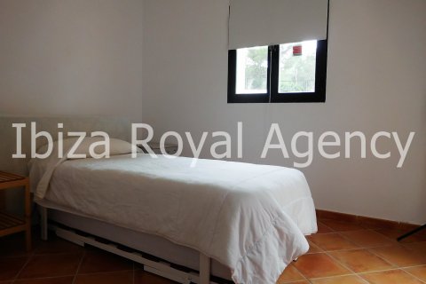Villa en alquiler en Cala Tarida, Ibiza, España 3 dormitorios,  No. 30871 - foto 17